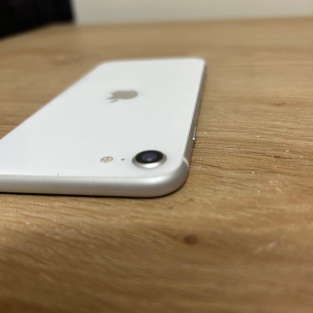 Apple iPhone SE第二世代64GB 本体　ホワイト　White