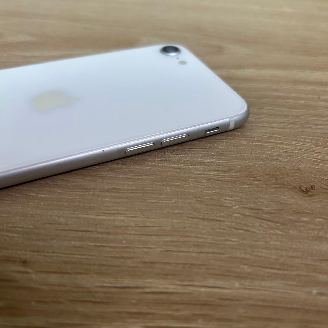 Apple iPhone SE第二世代64GB 本体　ホワイト　White