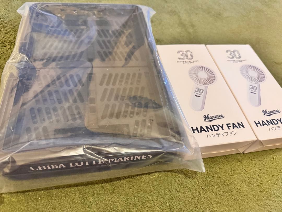 千葉ロッテマリーンズ　ミニコンテナ&ハンディファン2個