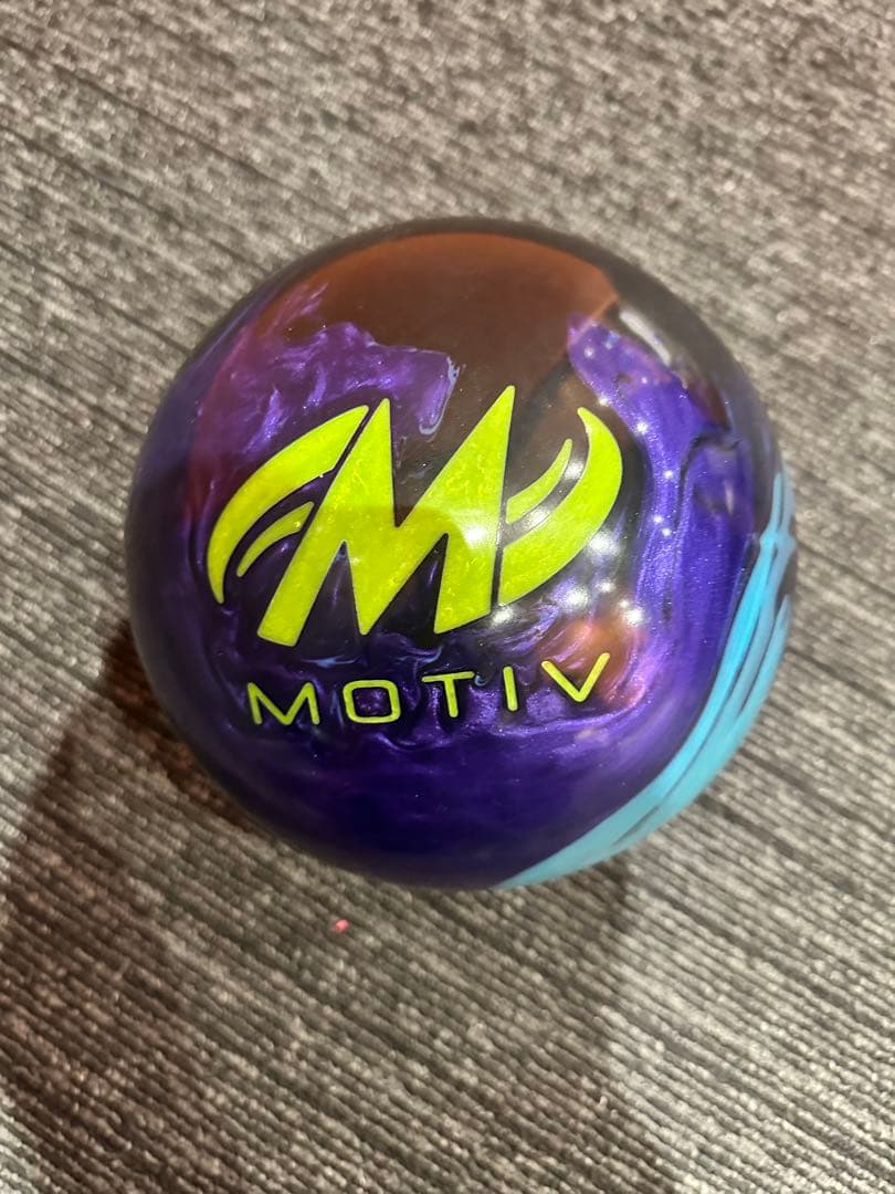 MOTIV Evoke イヴォークヒステリア　ボウリングボール 15ポンド