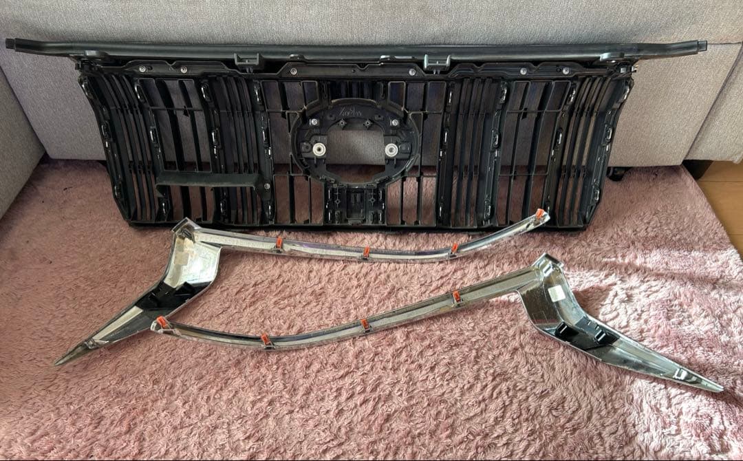 ランドクルーザー プラド150後期 純正フロントグリルセット