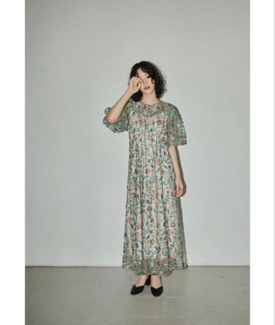 ブルーミーフラワードレス 花柄 刺繍レース 結婚式　Dorry Doll