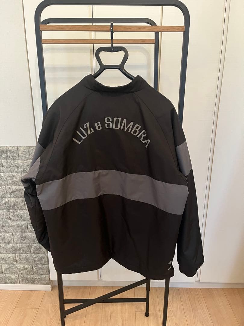 【LUZ e SOMBBRA】中綿ハーフジップピステ XL ブラック×グレー