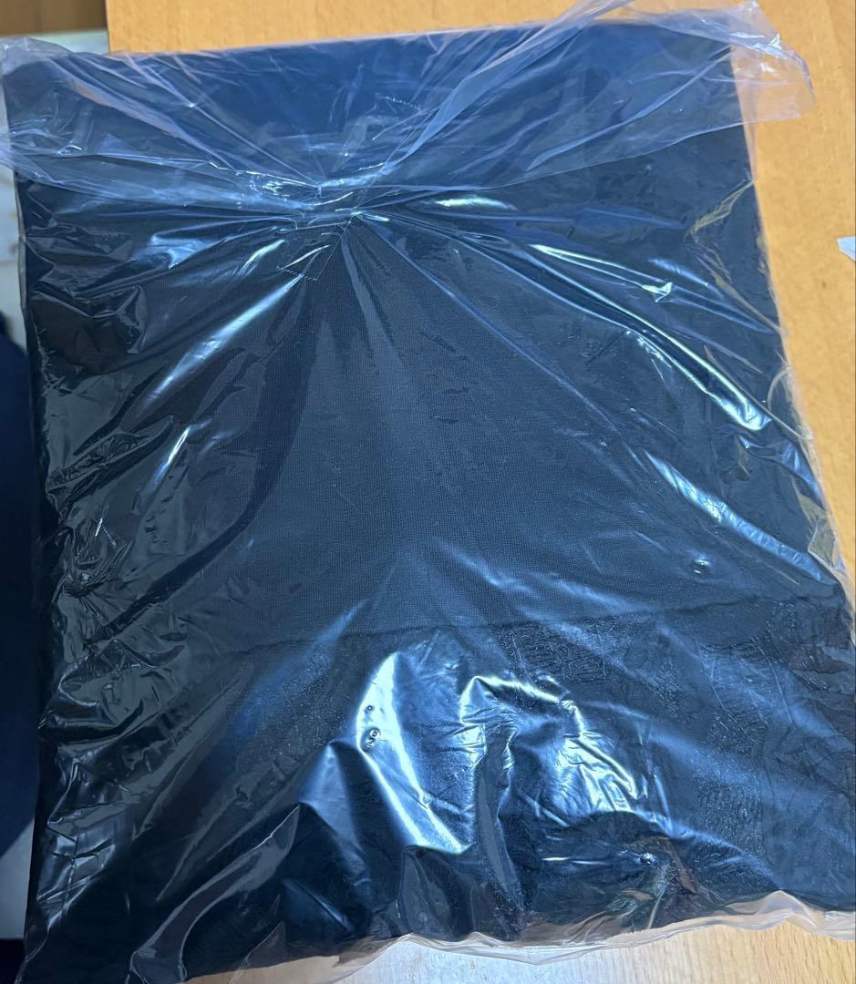 素敵な黒花レリーフのコクーンシルエット ミディアムワンピース♡