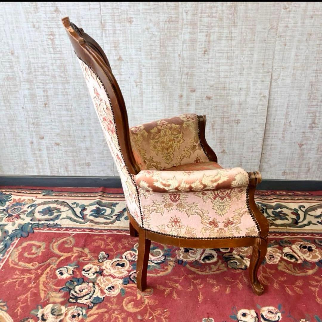 アンティーク ロココ様式 木製 花柄アームチェア 一人掛けソファー リベット打ち
