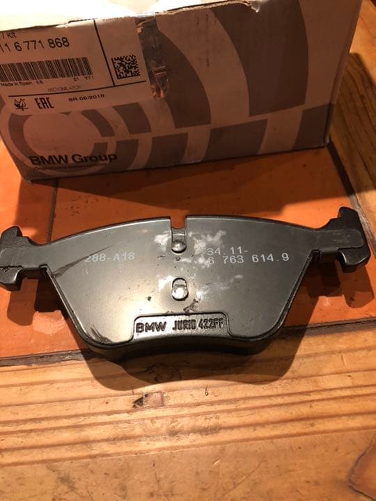 BMWe89z4純正ブレーキパッド新品