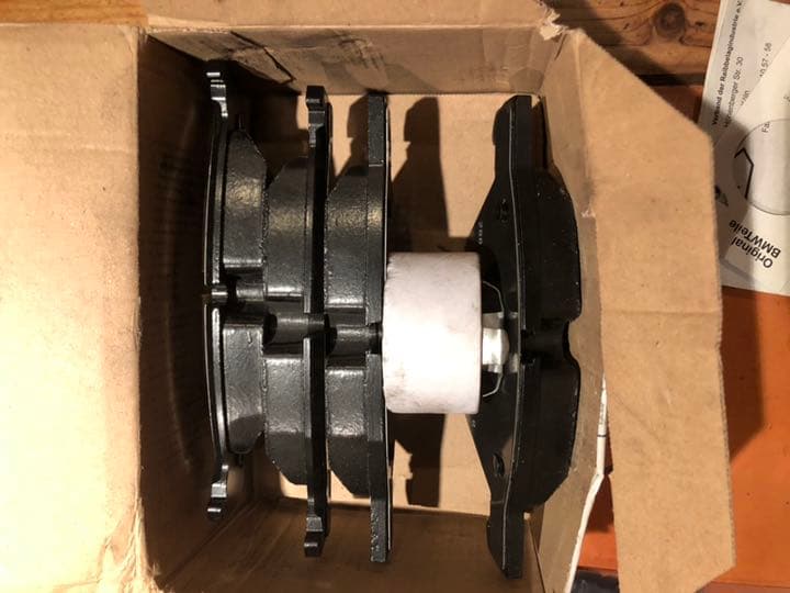 BMWe89z4純正ブレーキパッド新品