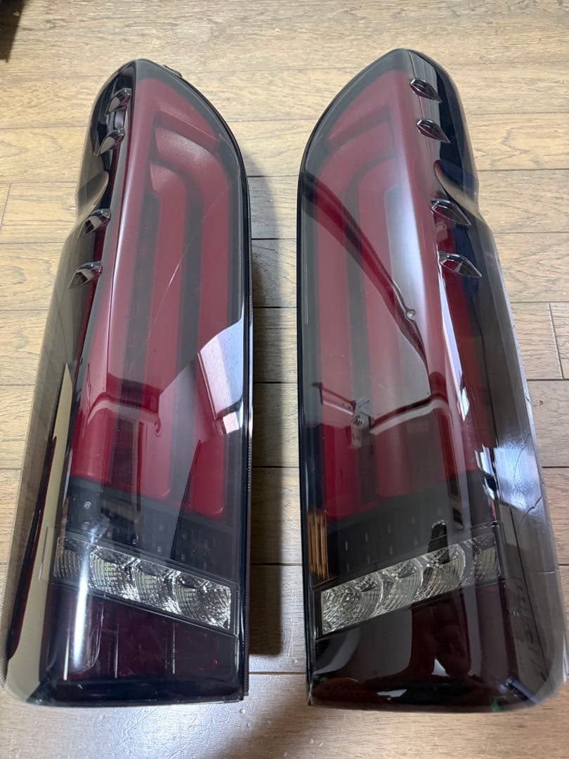 ハイエース ヴァレンティジュエルLEDテール REVOエムテクノ VALENTI