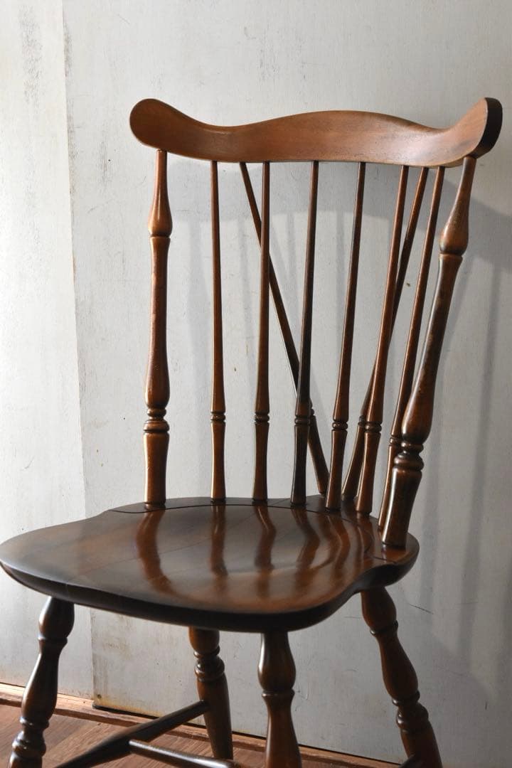 キツツキ ブレースバックチェア