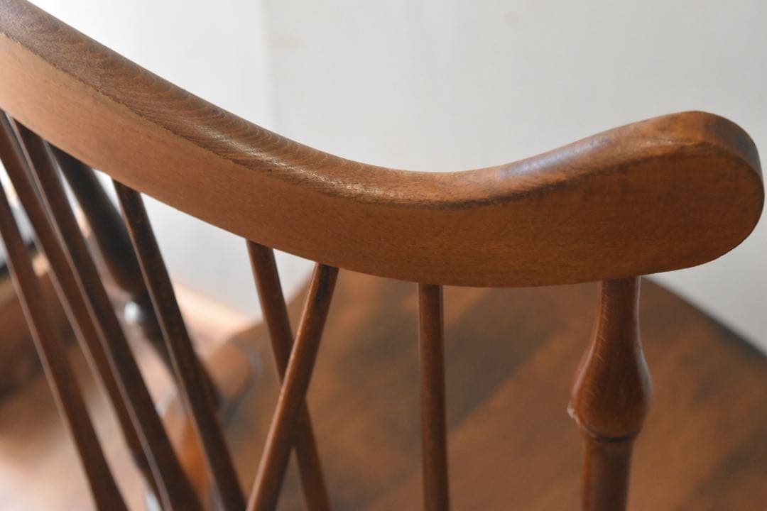 キツツキ ブレースバックチェア