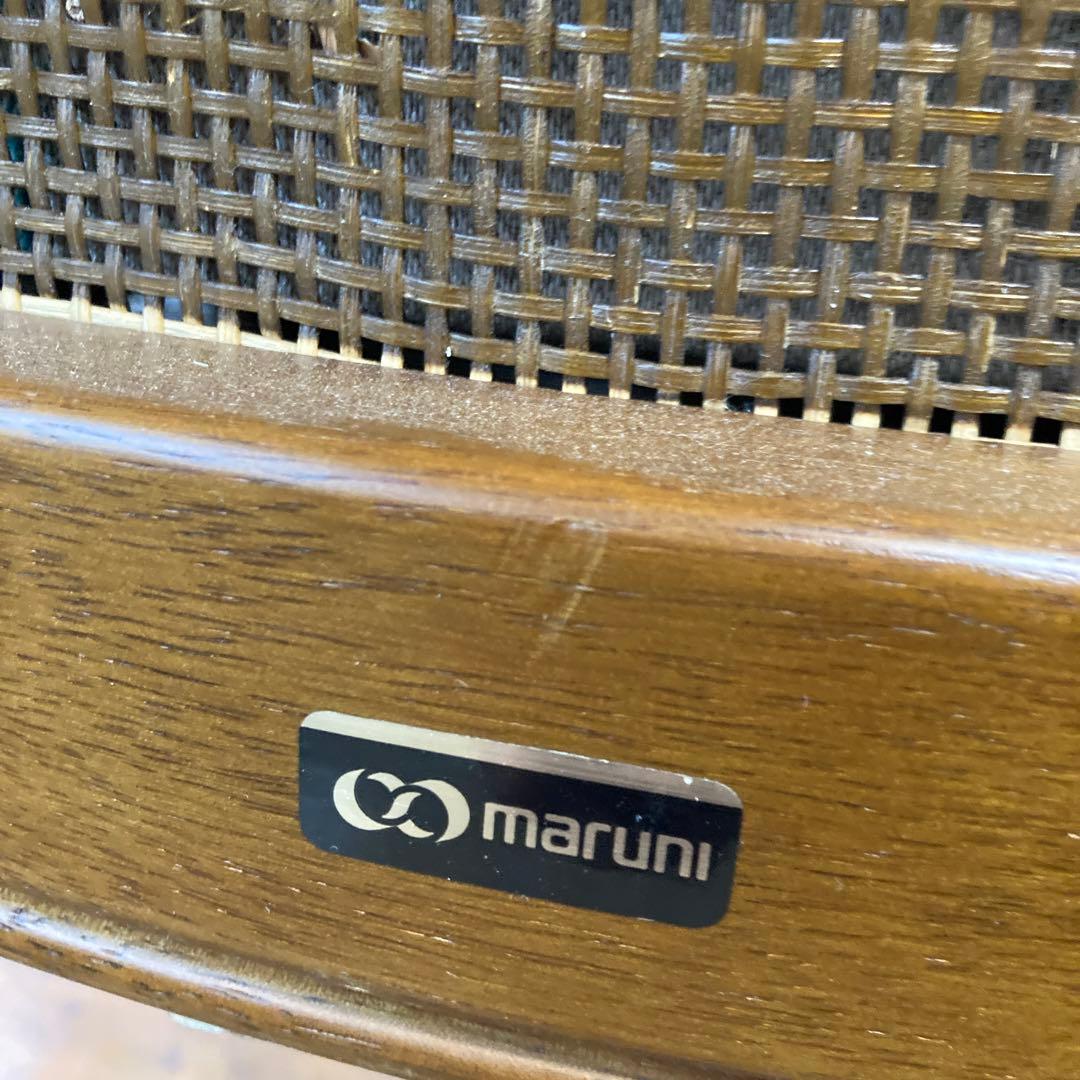 オールドマルニアンティークチェア　4脚あります。キャスター付き