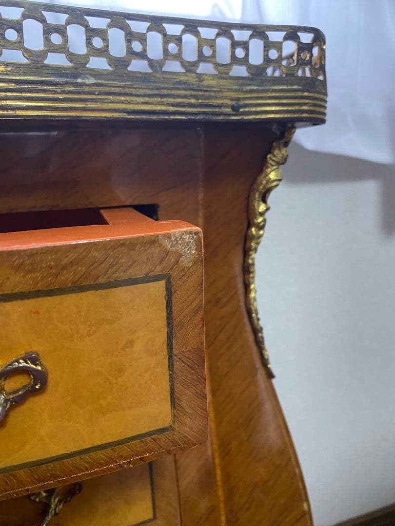 西洋アンティーク　木製サイドテーブル