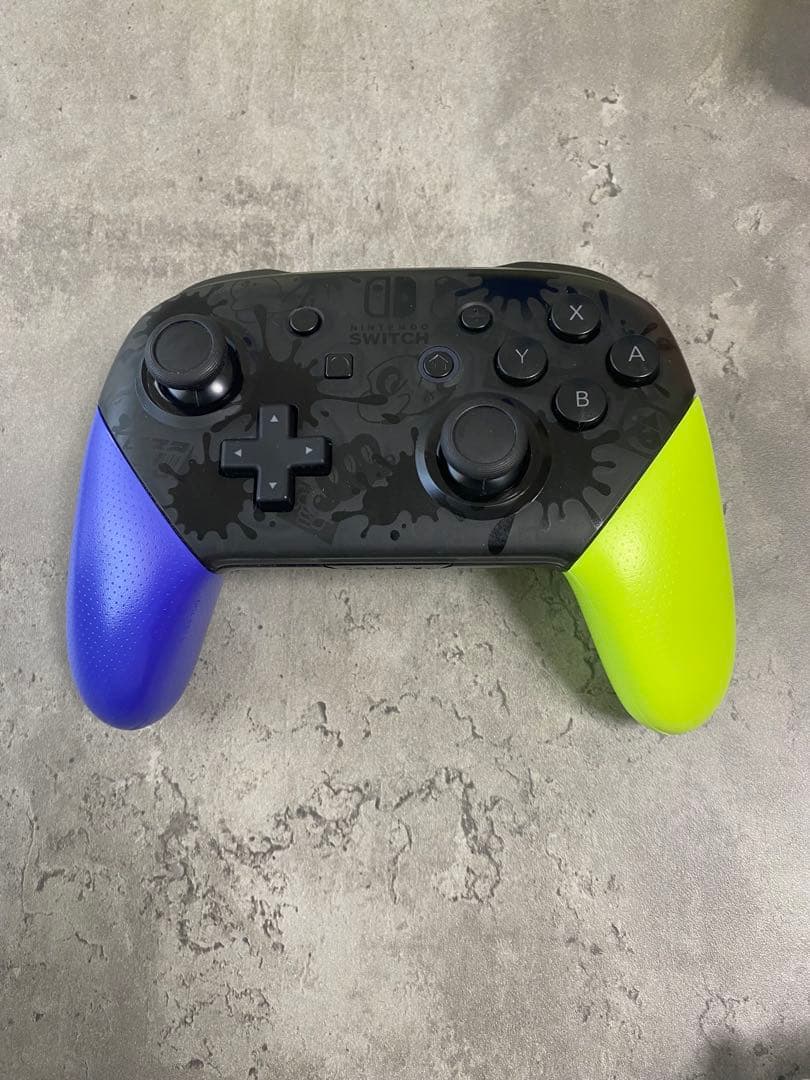 Nintendo Switch 本体 + プロコン（スプラトゥーン）