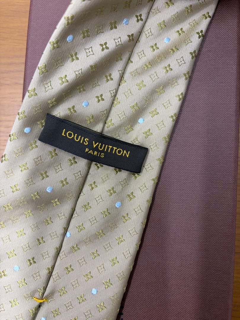 美品ルイヴィトン Louis Vuitton ネクタイ ベージュ モノグラム