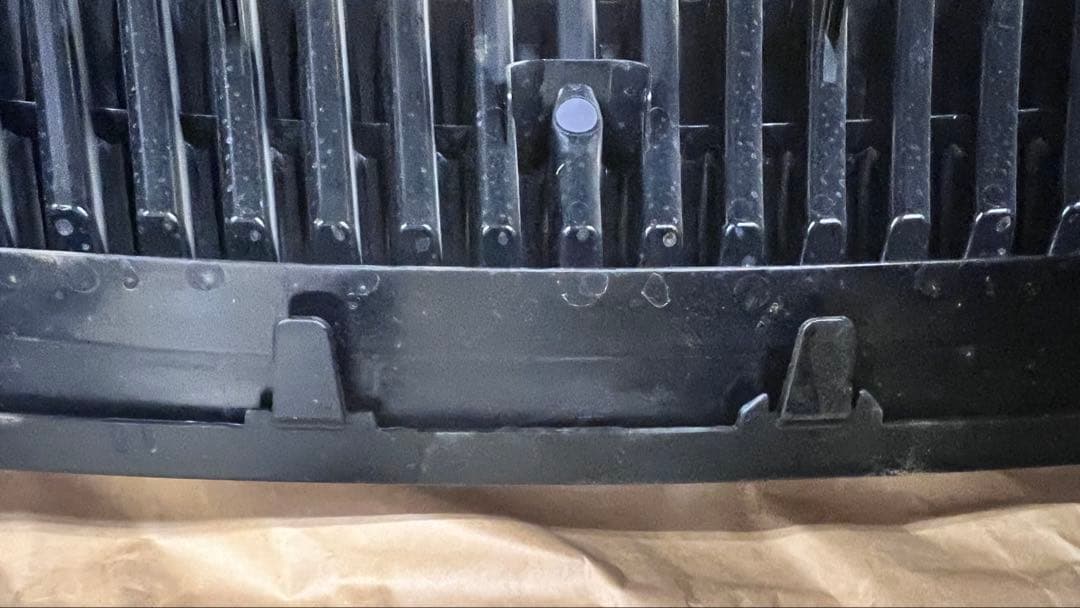 新車外し60系ハリアー前期フロントグリル