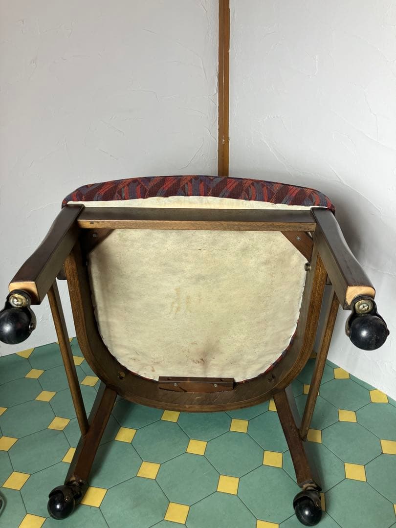 はっぴいのママ　カリモク　ダイニングチェア　コロニアルチェア　②