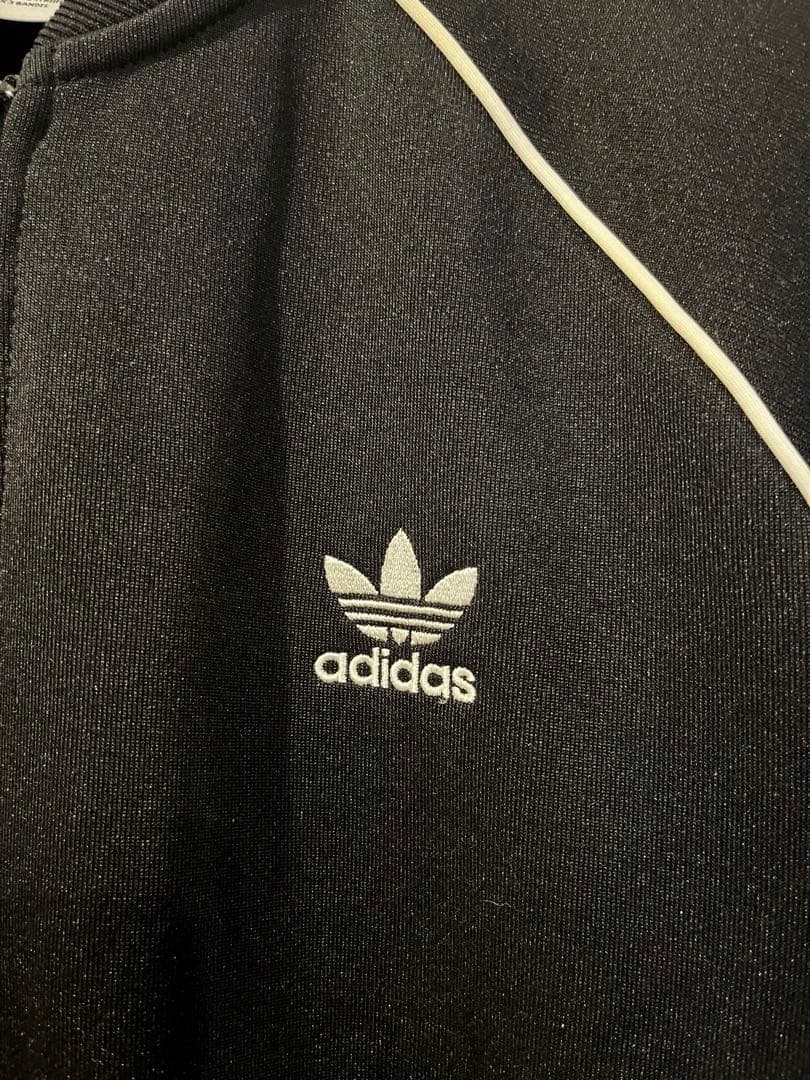 adidas ブラック セットアップジャージ