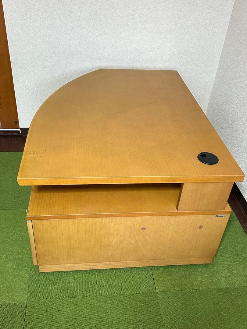 カリモク　テレビ台　テレビボード　キャビネット　木製　ガラス扉　キャスター付き