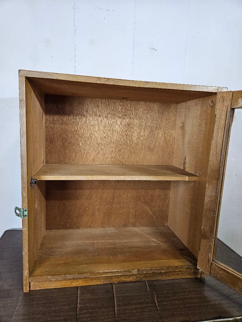 ジャパンヴィンテージ 木製のガラスケース 飾り棚 ディスプレイ ショーケース