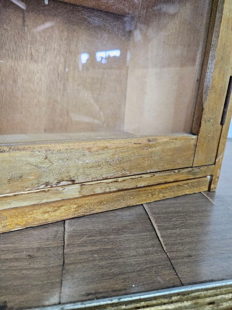 ジャパンヴィンテージ 木製のガラスケース 飾り棚 ディスプレイ ショーケース