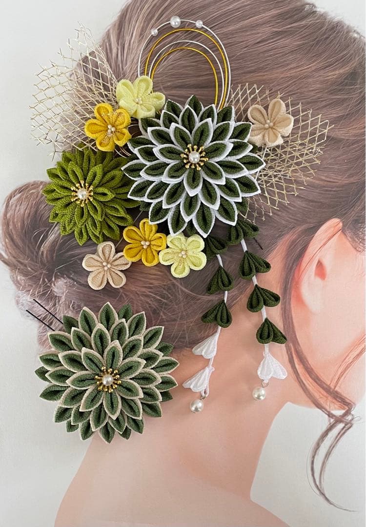 つまみ細工　髪飾り　✴︎結花✴︎モスグリーン成人式卒業式七五三　No.443