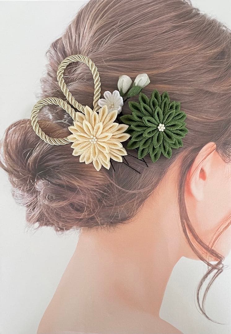 つまみ細工　髪飾り　✴︎結花✴︎モスグリーン成人式卒業式七五三　No.443