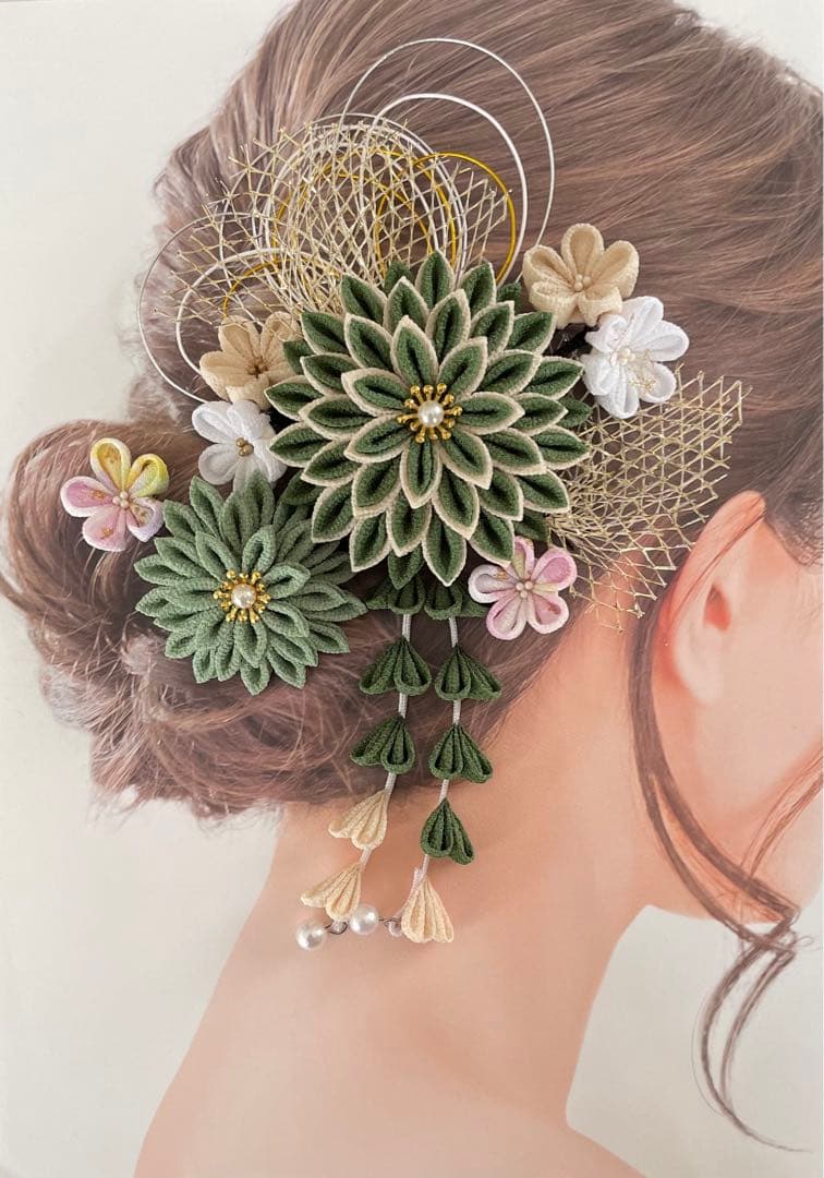 つまみ細工　髪飾り　✴︎結花✴︎モスグリーン成人式卒業式七五三　No.443