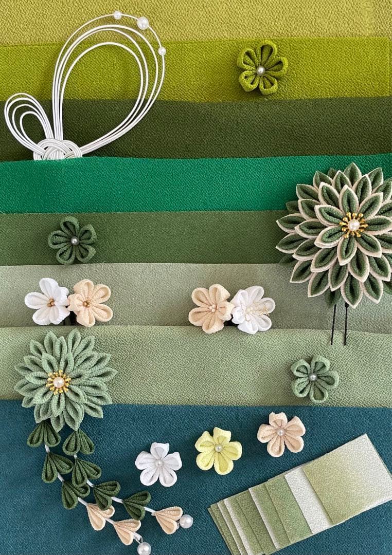 つまみ細工　髪飾り　✴︎結花✴︎モスグリーン成人式卒業式七五三　No.443