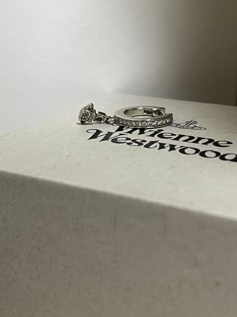 Vivienne Westwood MAN BRANDITAシングルフープピアス