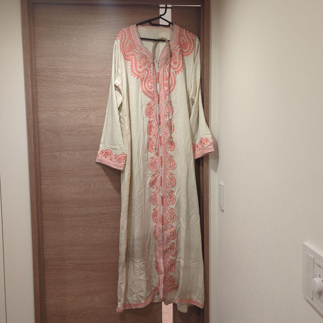 モロッコの民族衣装（カフタン）