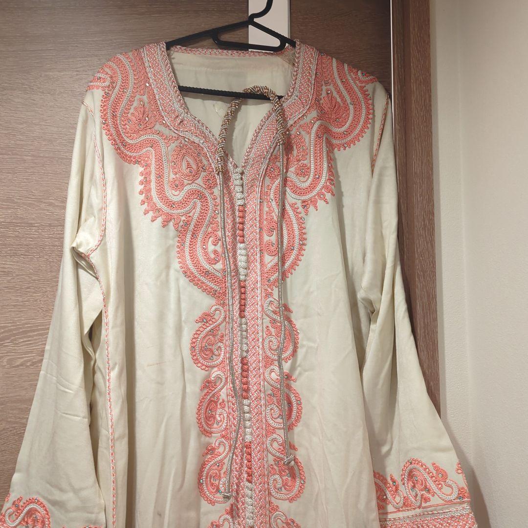 モロッコの民族衣装（カフタン）