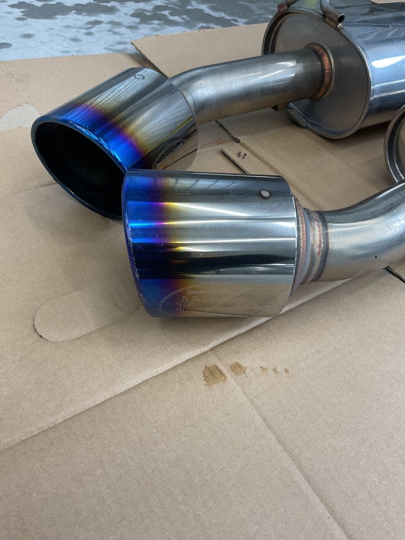 V37スカイライン　柿本改マフラー(Class KR)