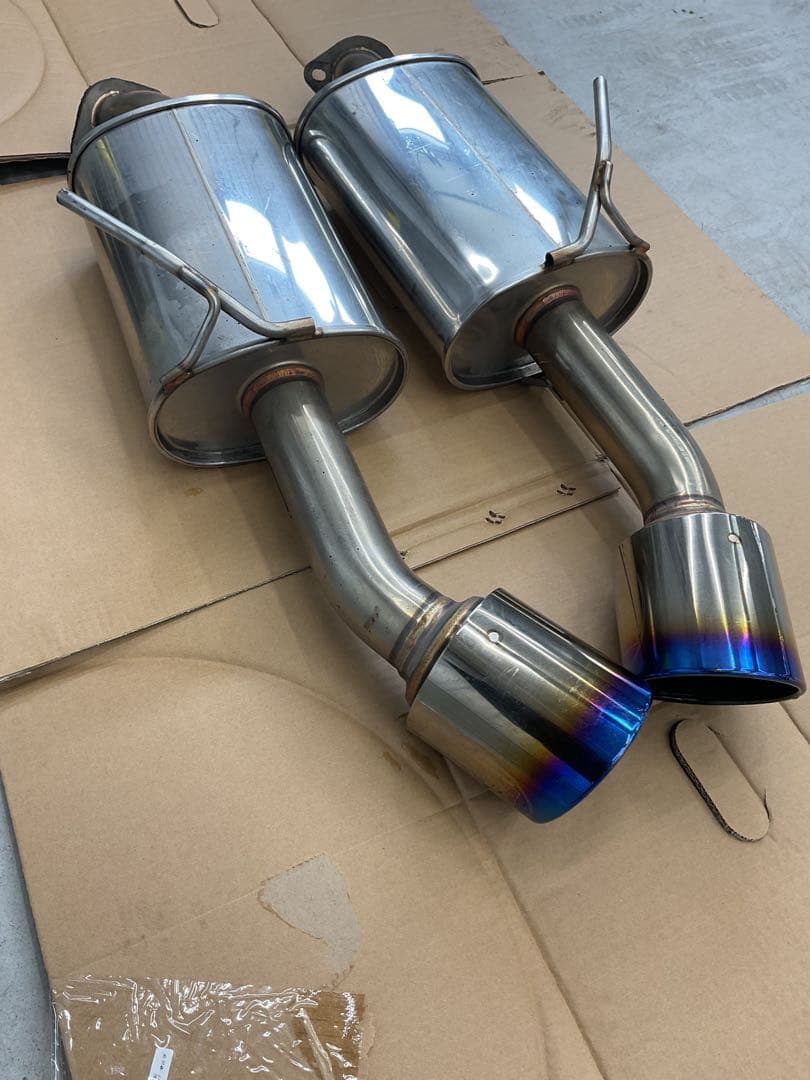 V37スカイライン　柿本改マフラー(Class KR)