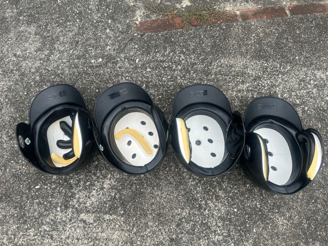 軟式野球　ヘルメット　4個セット　スラッガーの カバン付き