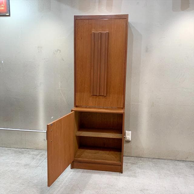 ヴィンテージのチークライティングキャビネット