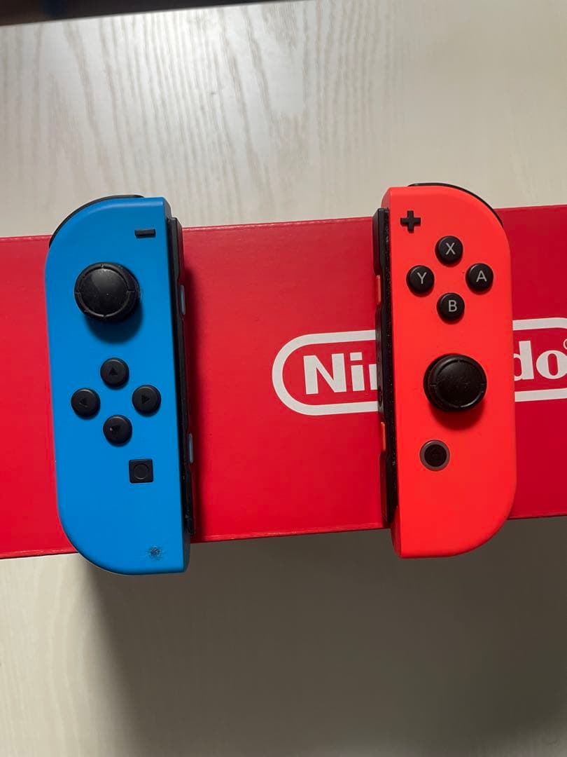 Nintendo Switch 本体【DL版大乱闘スマッシュブラザーズ付き】