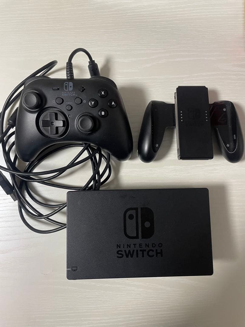 Nintendo Switch 本体【DL版大乱闘スマッシュブラザーズ付き】