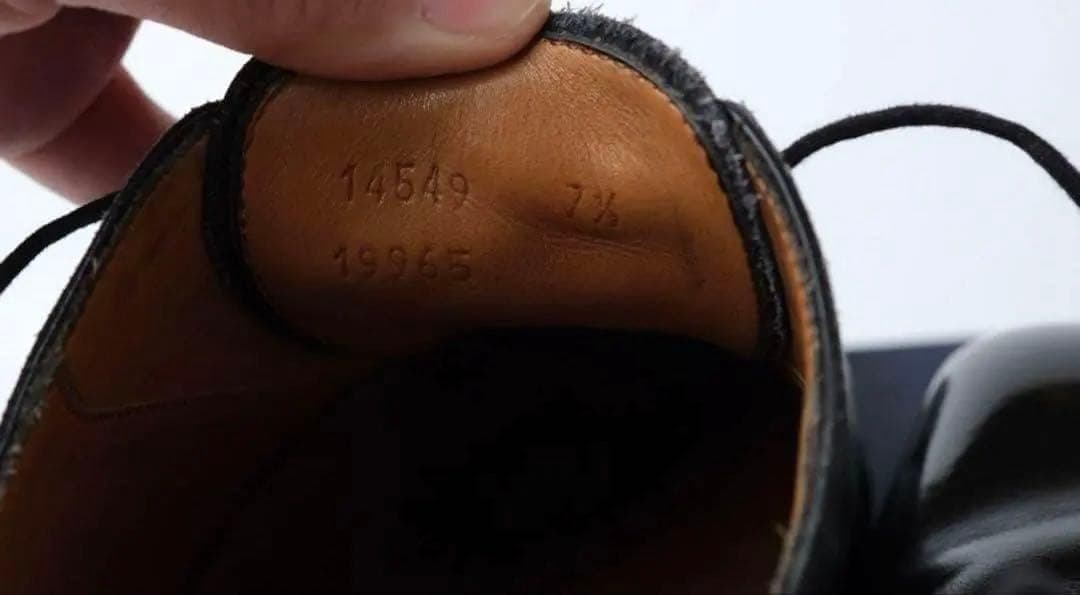 YANKO ブラック ドレスシューズ ホールカット 革靴