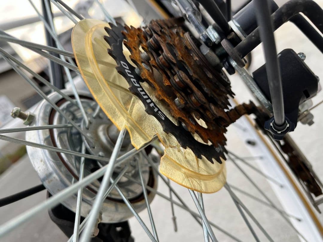 シティサイクル シマノ 6段変速 ブラック 前カゴ付き 27インチ