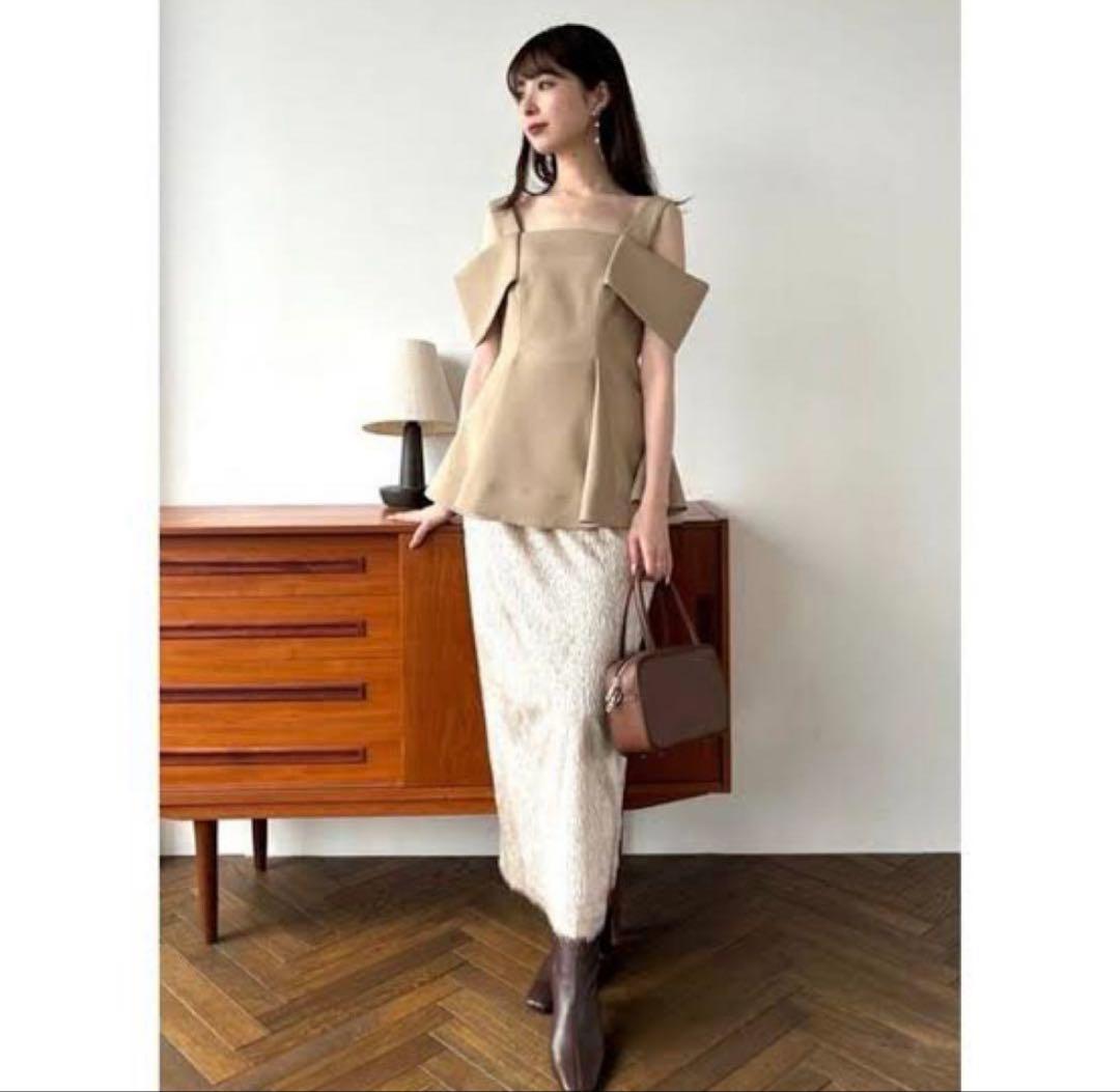 FRAY I.D フレイアイディー　オフショルペプラムチュニック　ベージュ