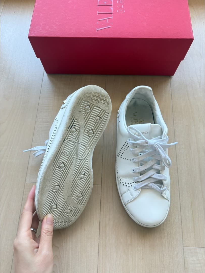 【ヴァレンティノ】　スタッズスニーカー　VALENTINO　23.5　361/2