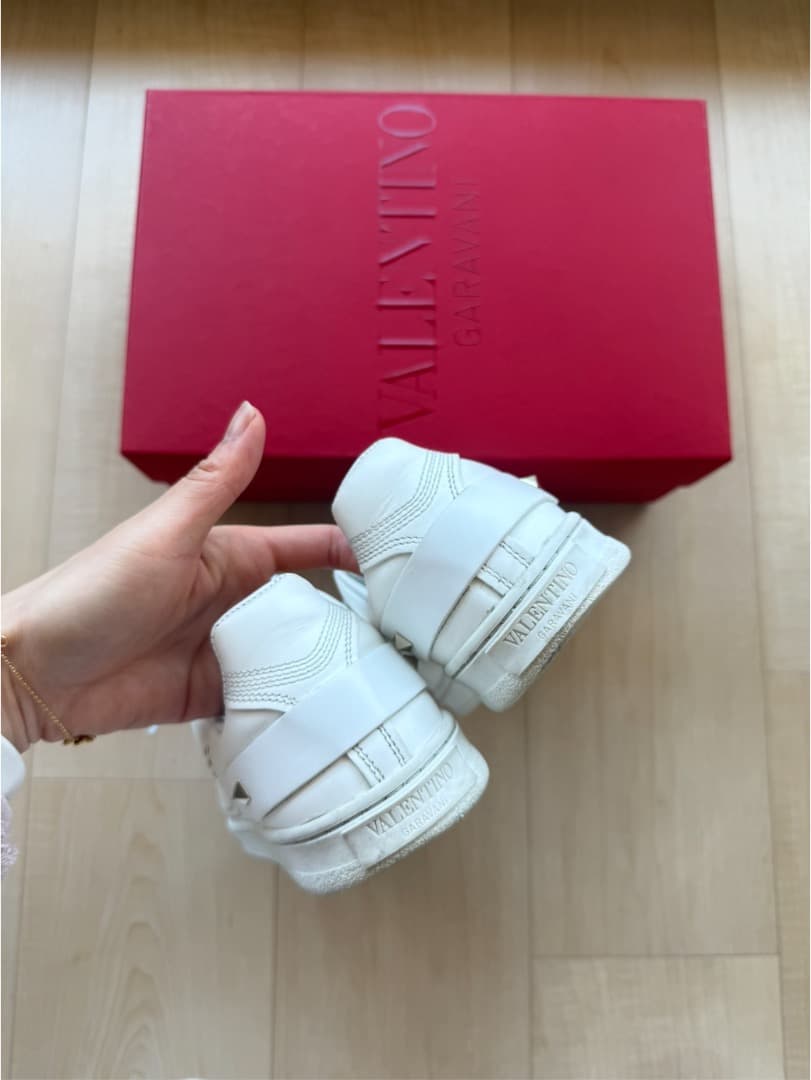 【ヴァレンティノ】　スタッズスニーカー　VALENTINO　23.5　361/2