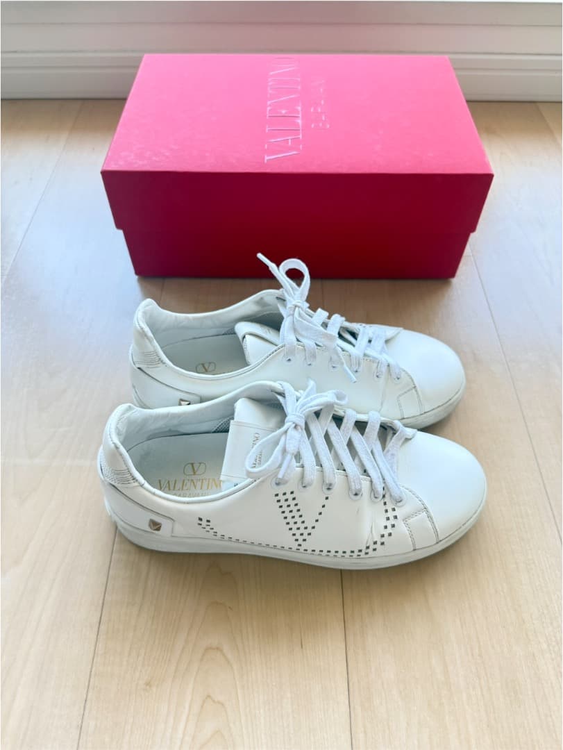 【ヴァレンティノ】　スタッズスニーカー　VALENTINO　23.5　361/2