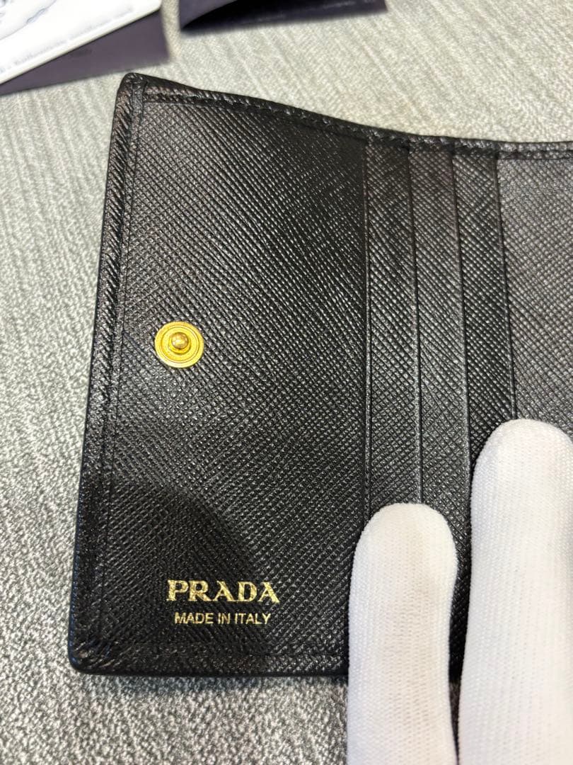 新品未使用　PRADA 二つ折り財布 ブラック