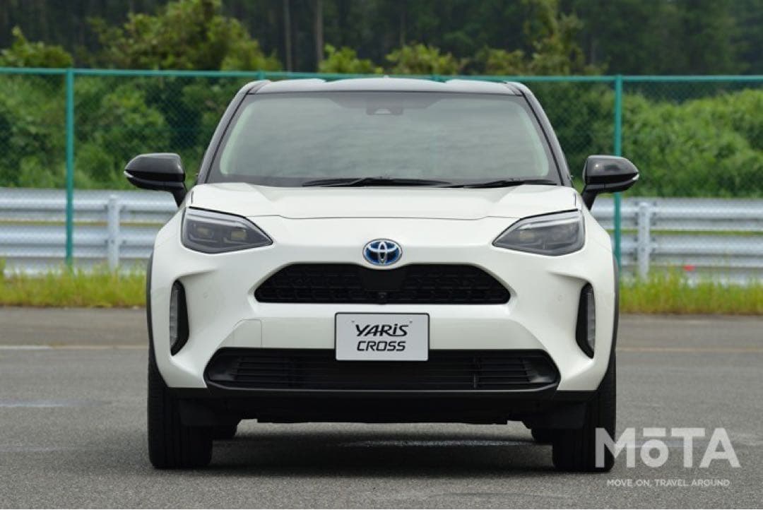 トヨタ純正品　ヤリスクロス ラジエータグリル 53101-52820 新品