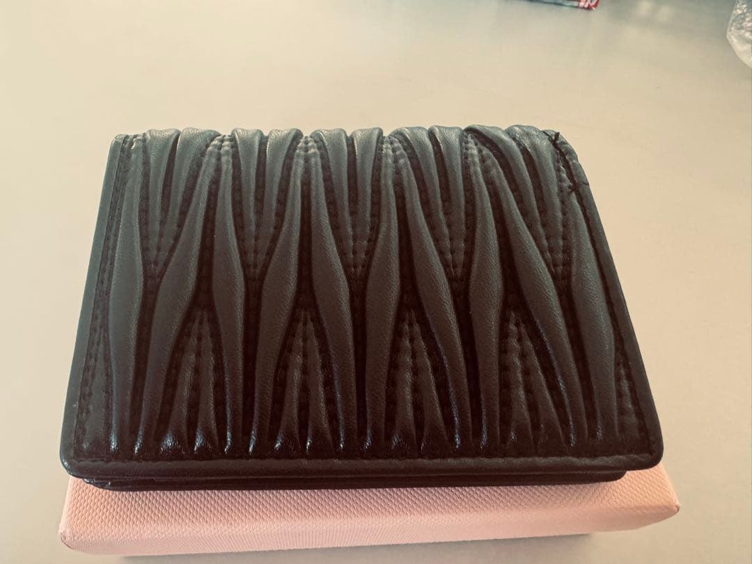 MIU MIU ブラック 二つ折り財布