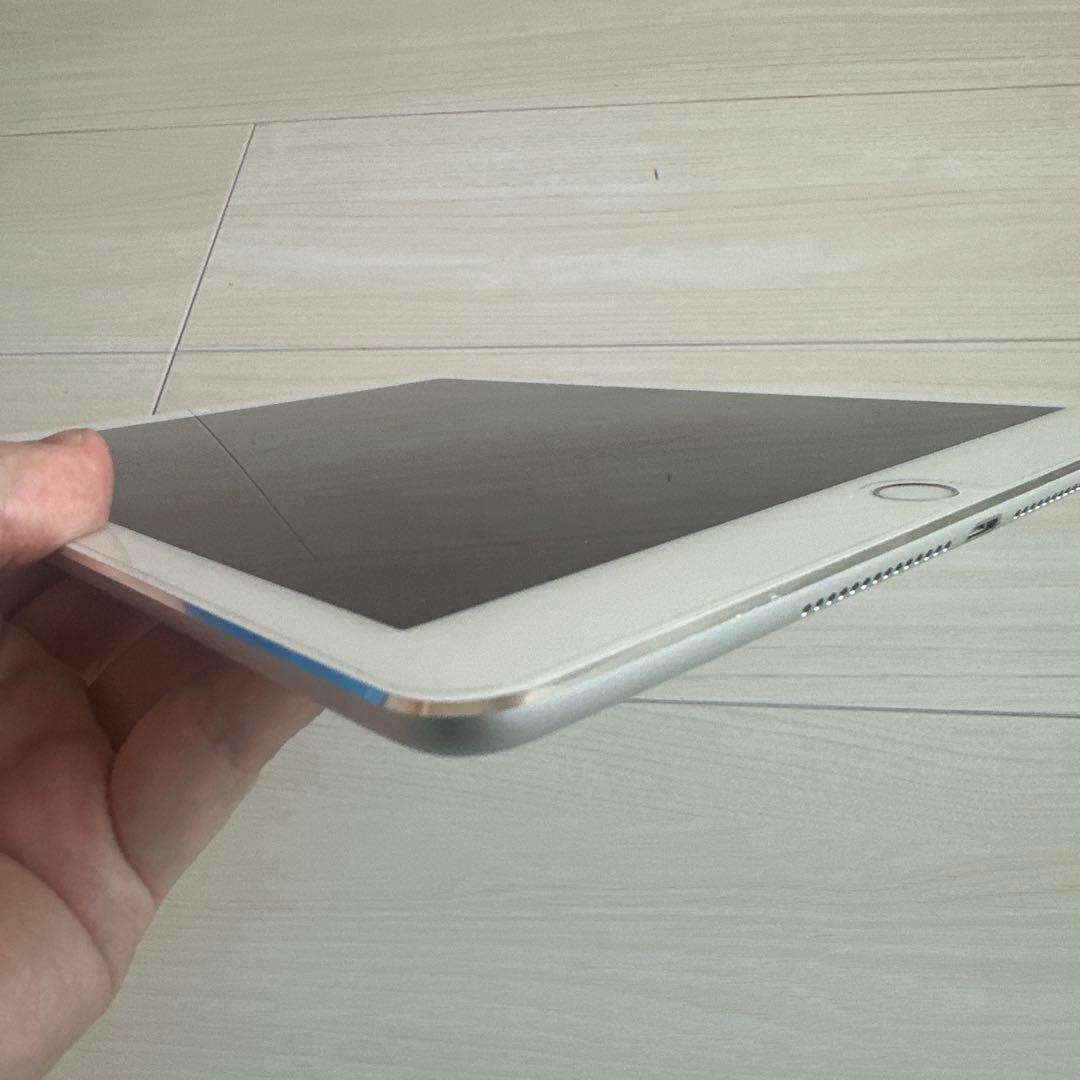 ipad air2 白　セルラー+wifi モデル