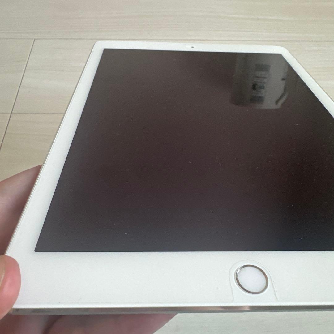 ipad air2 白　セルラー+wifi モデル