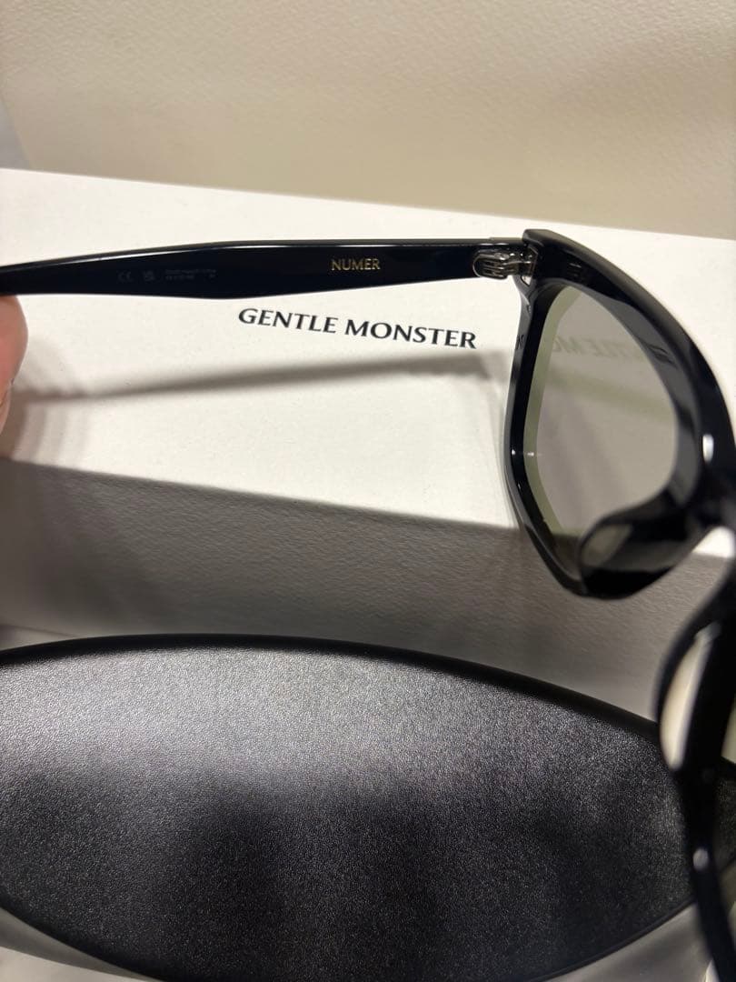 【最終値下げ】GENTLE MONSTER ブラックサングラス