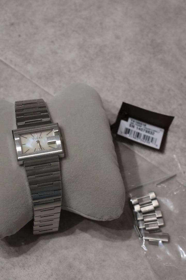 GUCCI 100L Gレクタングル シルバー(箱・コマあり)